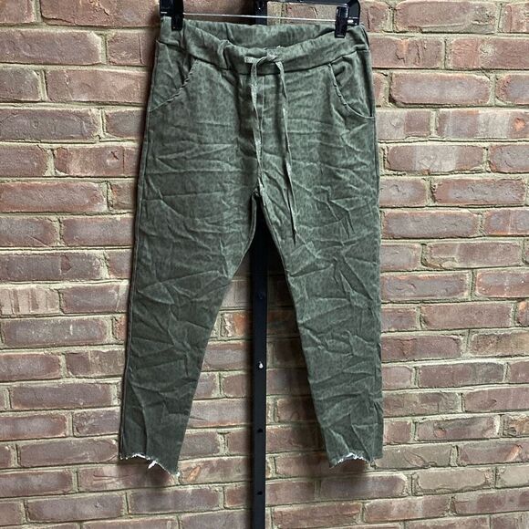 Three Hearts Army Green Leopard Ankle Pants One Size NEW - Picture 2 of 6